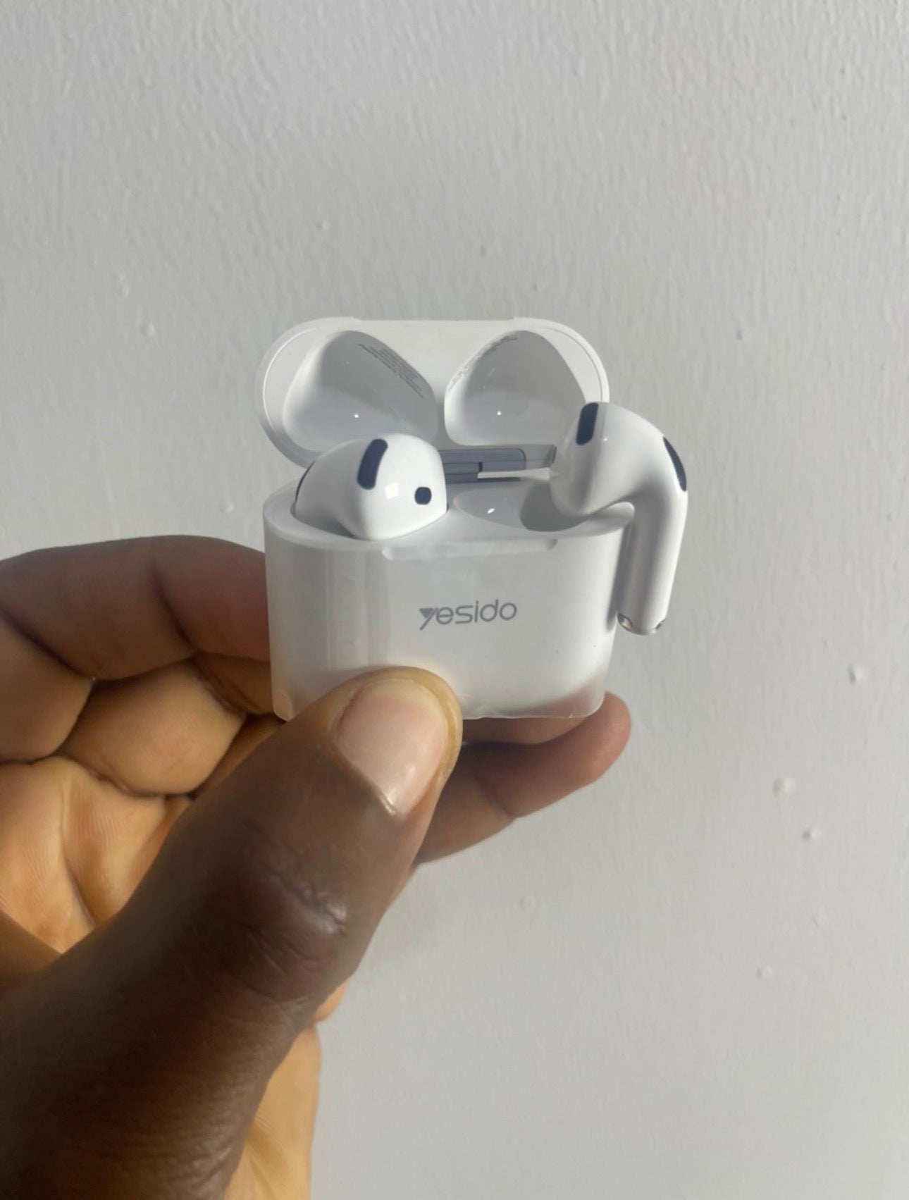 Yesido TWS32 Wireless Earbuds with ANC & Wireless Charging
