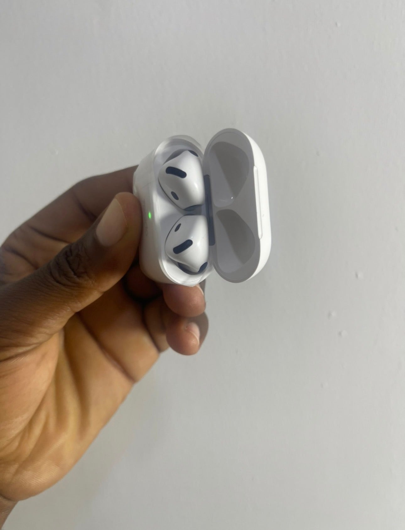 Yesido TWS32 Wireless Earbuds with ANC & Wireless Charging